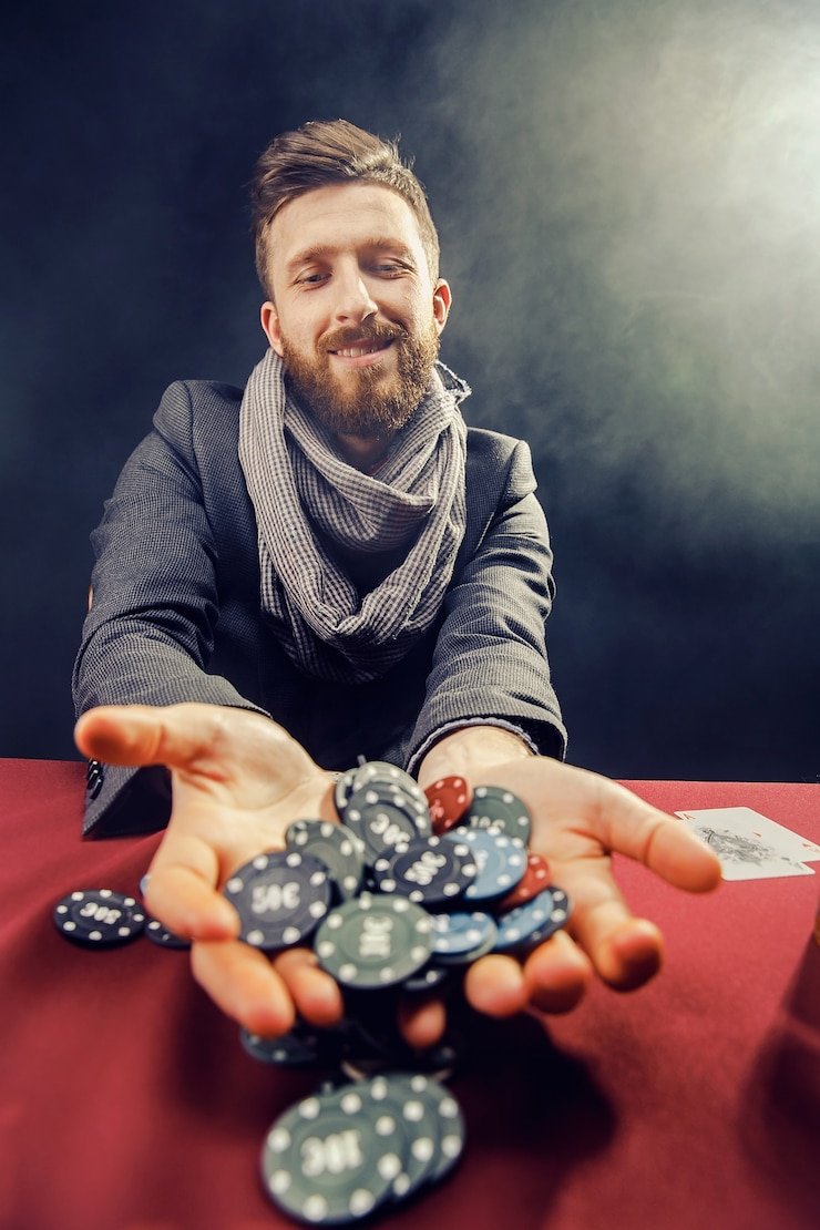 Antarmuka aplikasi drama togel yang menampilkan meja live dealer blackjack dan pilihan taruhan olahraga